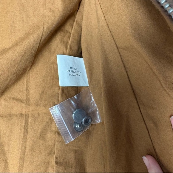 NWOT Trends Faux Leather Barcelona Jacket With Hoodie In Camel - Picture 5 of 7